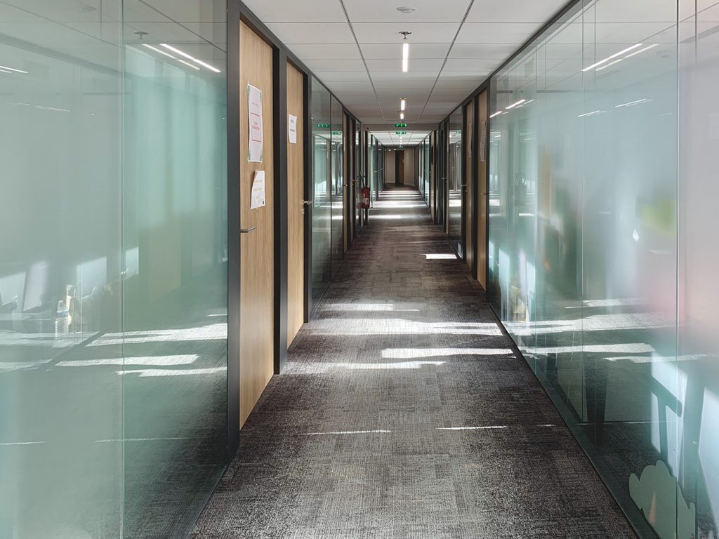 Livraison finale d’un bâtiment professionnel supervisée par le pôle Conduite de Travaux de CG2i